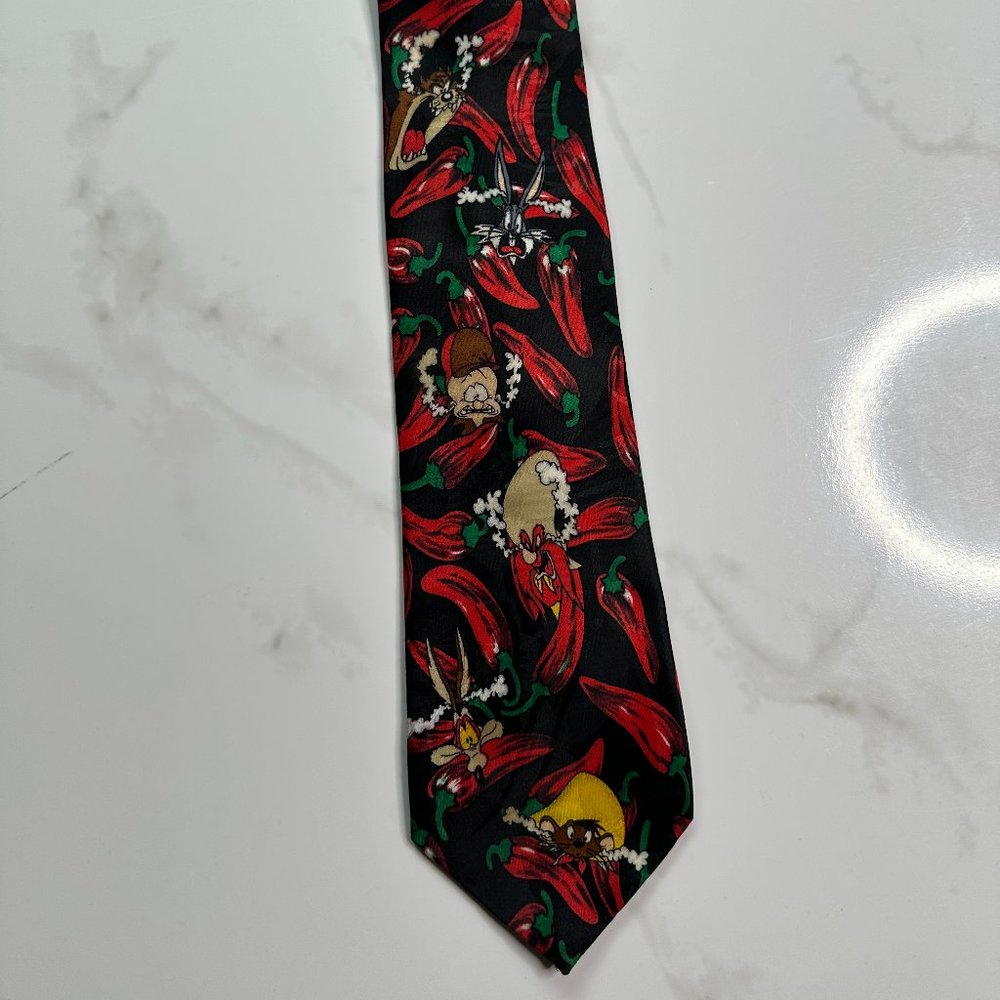 Looney Tunes Pepper Overload Standard Length Vintage Tie
